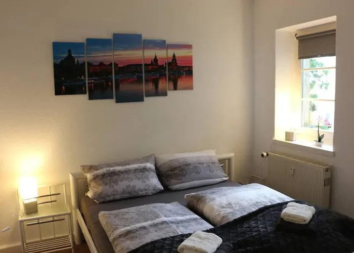 Zentralgelegene 4-Raum Ferienwohnung Bis 8 Pers.