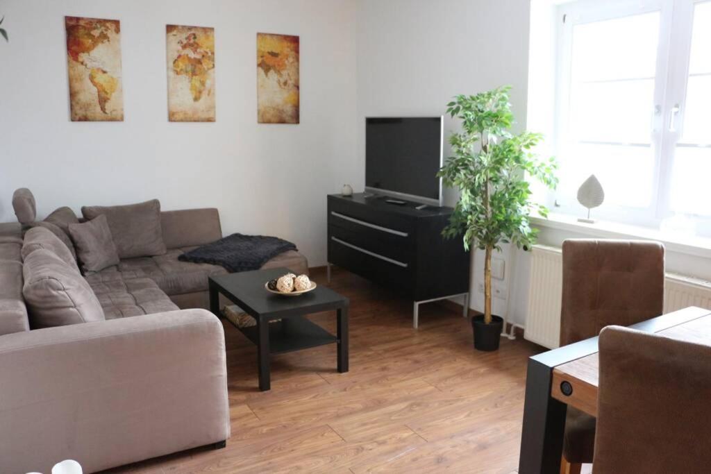 Apartment Zentralgelegene 4-raum Bis 8 Pers. *