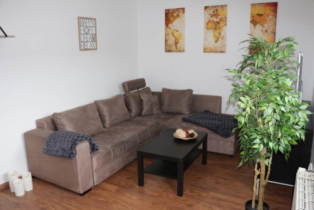 Apartment Zentralgelegene 4-raum Bis 8 Pers. *