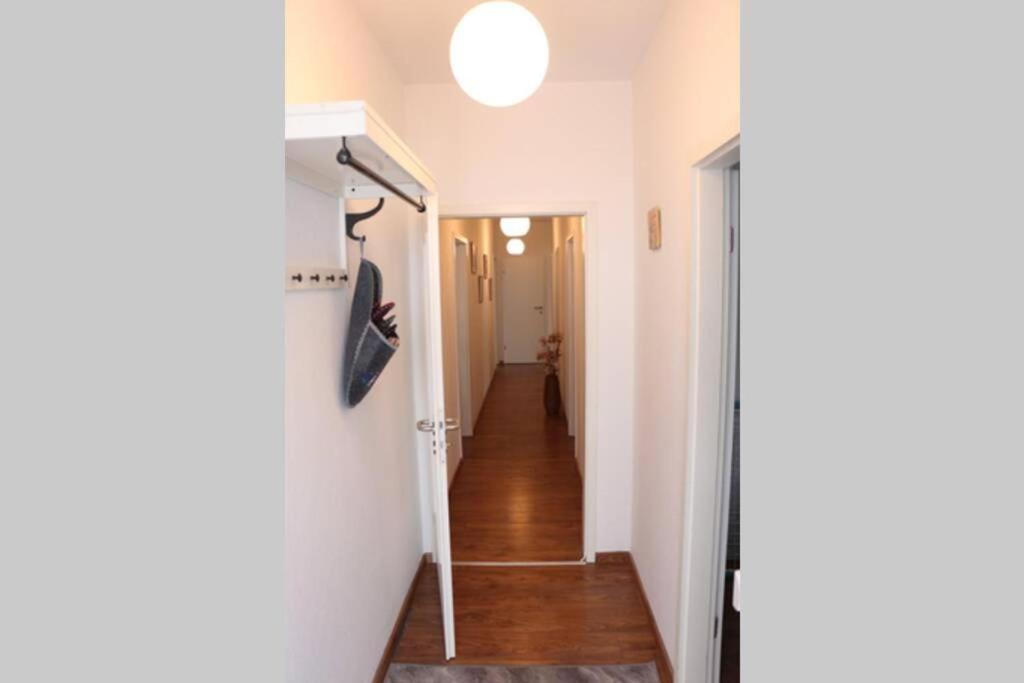 Zentralgelegene 4-raum Bis 8 Pers. * Dresde