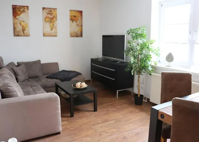 Zentralgelegene 4-Raum Ferienwohnung Bis 8 Pers.
